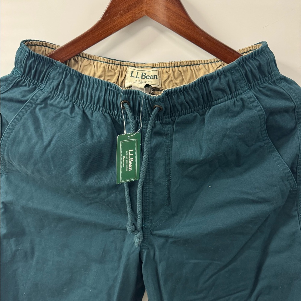 NWT LL Bean Dock Shorts Solid Green Mens Small Regular Cotton Stretch Drawstring